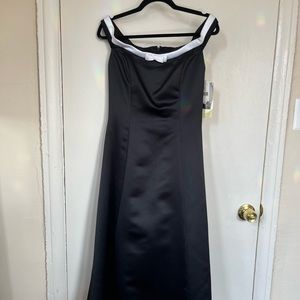 Vintage Gunne Saxe gown WITH TAGS! Never worn. Black & white, off shoulder dress